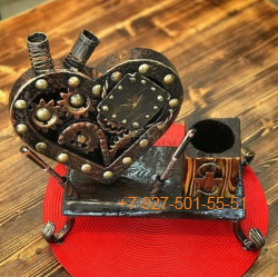 Pk009 Настольный набор "Сердце" Карандашница с часами (подарок кованый)